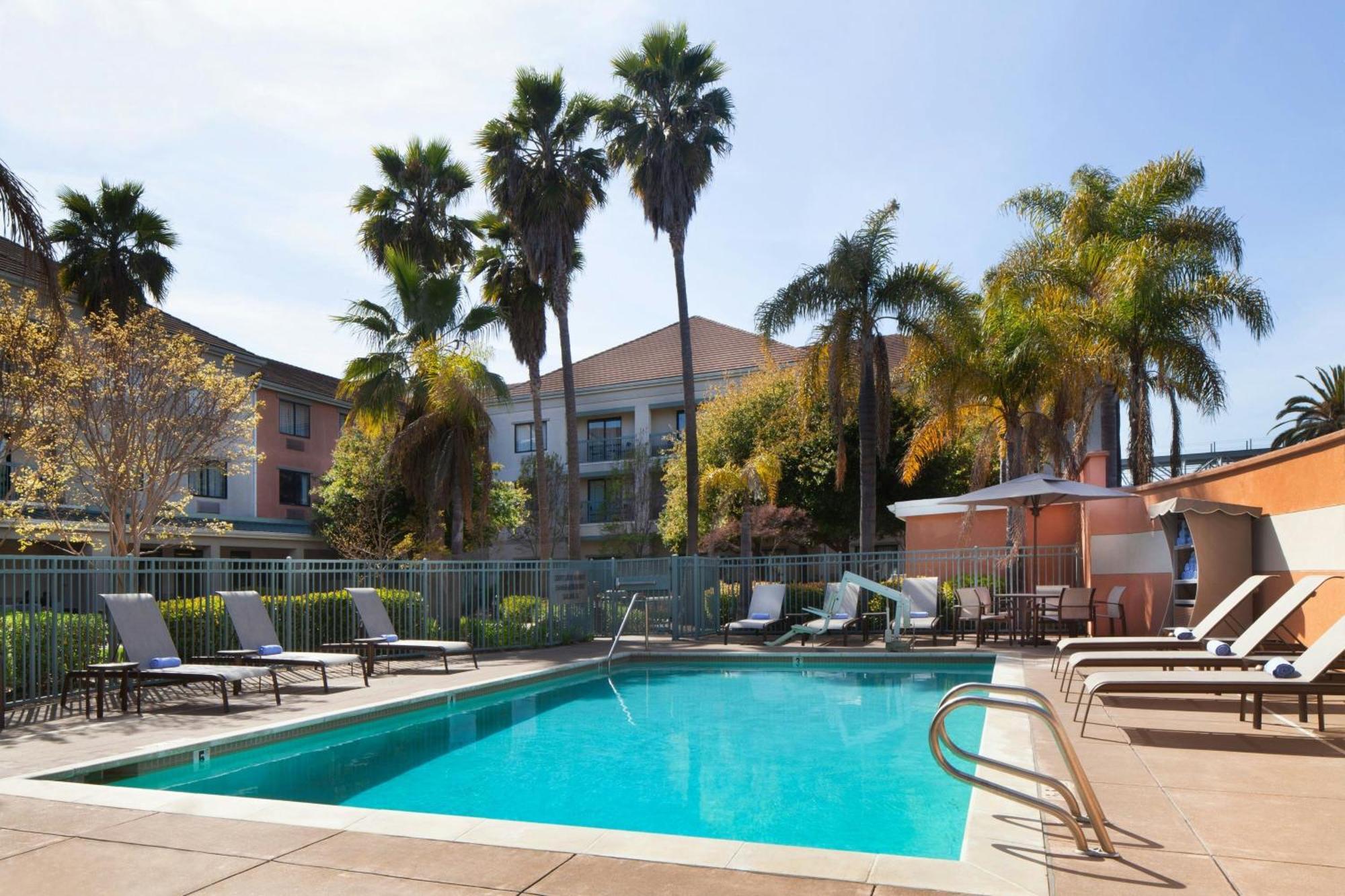 Courtyard By Marriott Oakland Airport Ξενοδοχείο Εξωτερικό φωτογραφία