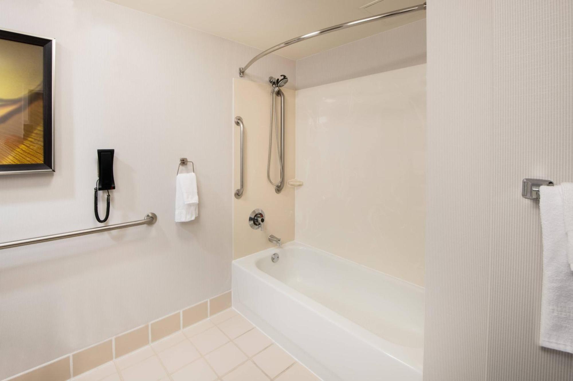 Courtyard By Marriott Oakland Airport Ξενοδοχείο Εξωτερικό φωτογραφία